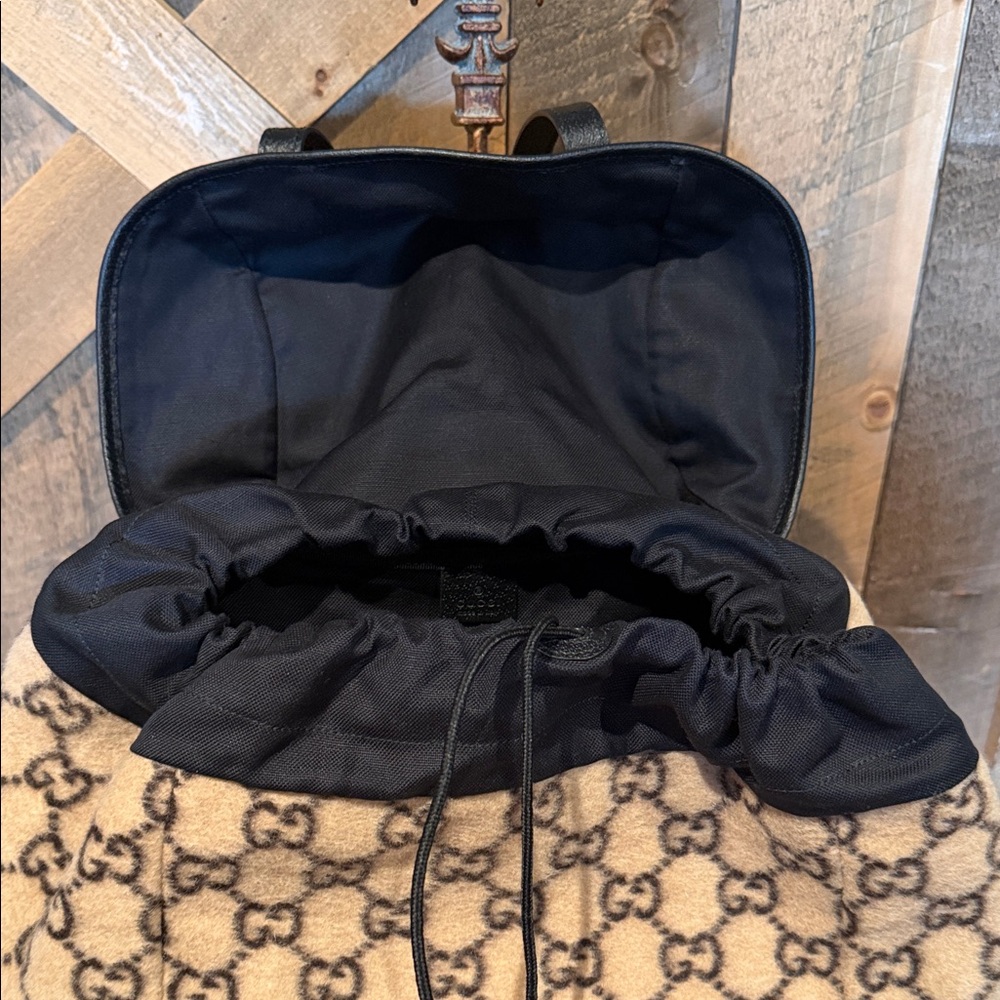 Gucci Beige and Black GG Pattern Wool large Men's Double Buckle Backpack - Picture 5 of 7